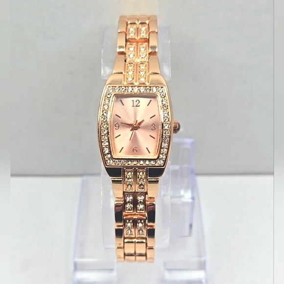 Womens Charter Club Rose Gold Tone Watch Crystals Rhinestones New Battery - Picture 1 of 9